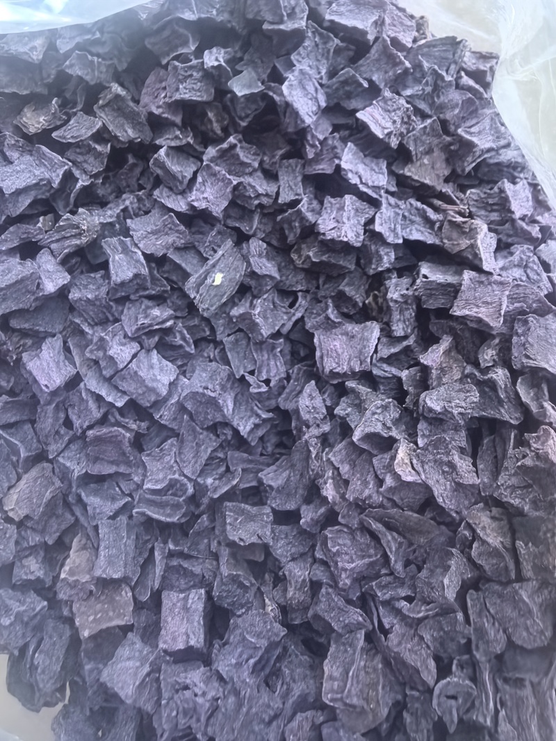 云南蒸熟烘干紫薯丁，极黑二号规格10×10，规格后期可选
