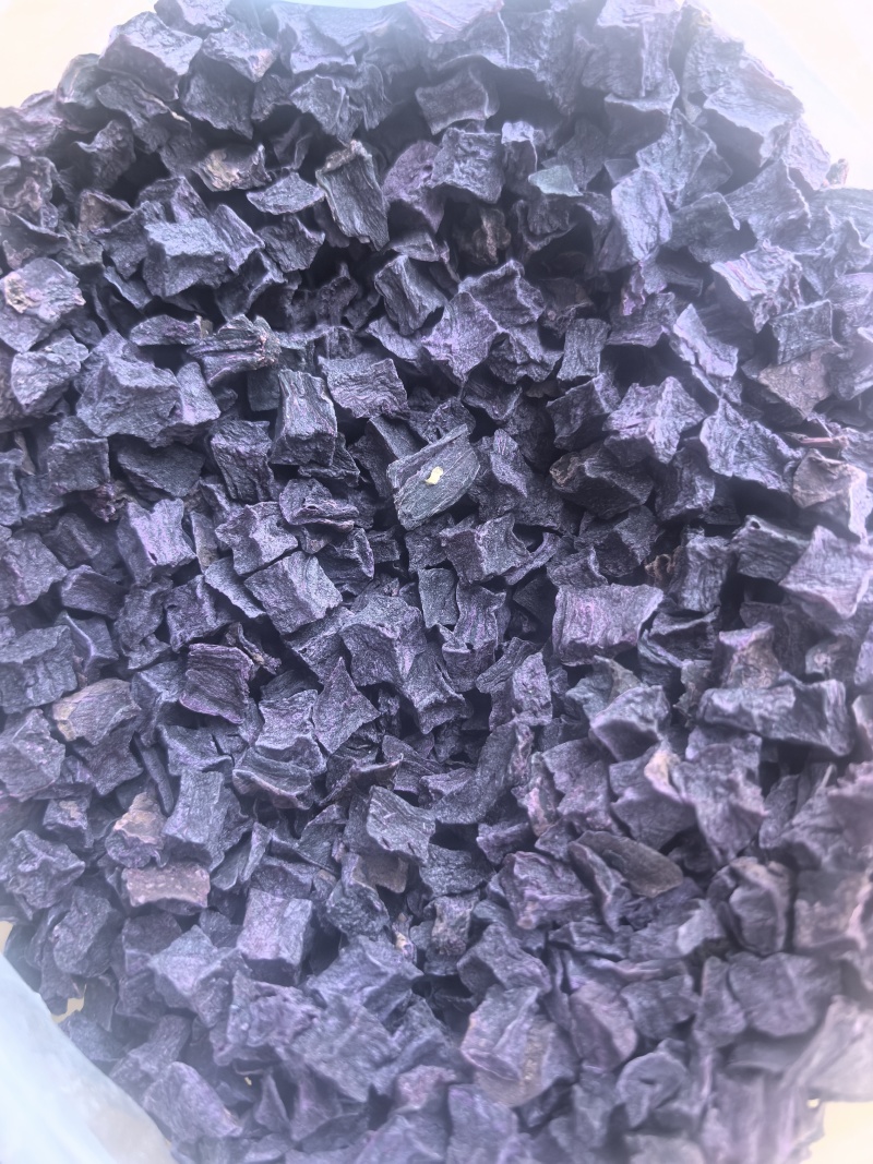 云南蒸熟烘干紫薯丁，极黑二号规格10×10，规格后期可选