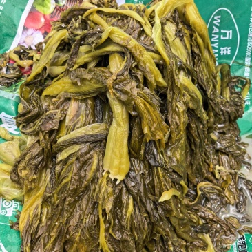 【酸菜包】腌制好的酸菜，鱼的酸菜和雪里红。