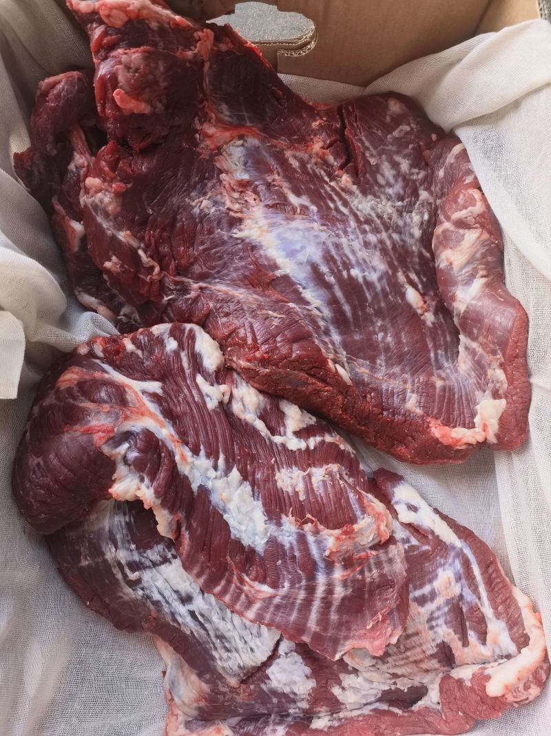 专注鲜牛肉批量供货现宰现发牛腩/牛腱/大条/上脑全品类