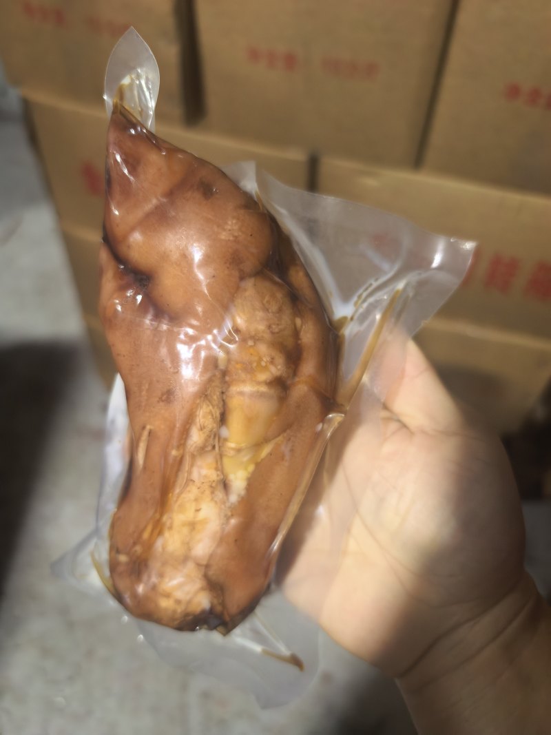 厂家直销酱猪蹄，全熟带劲，开袋即食