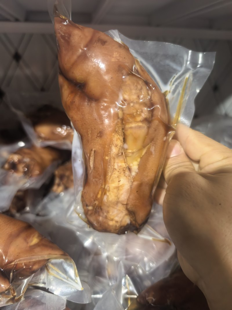 厂家直销酱猪蹄，全熟带劲，开袋即食
