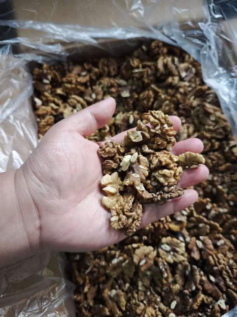 云南野生老树核桃仁手剥上浅核桃仁