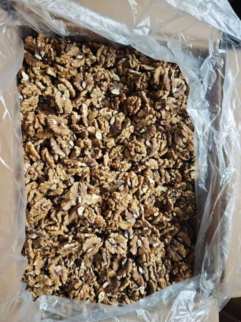 云南野生老树核桃仁手剥上浅核桃仁