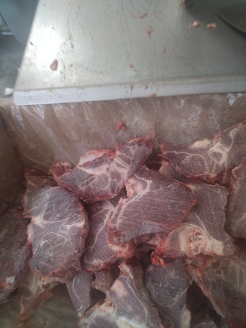 超满肉牛脖骨
