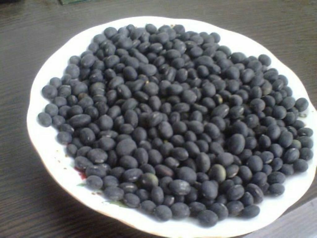 成品醋泡黑豆特写