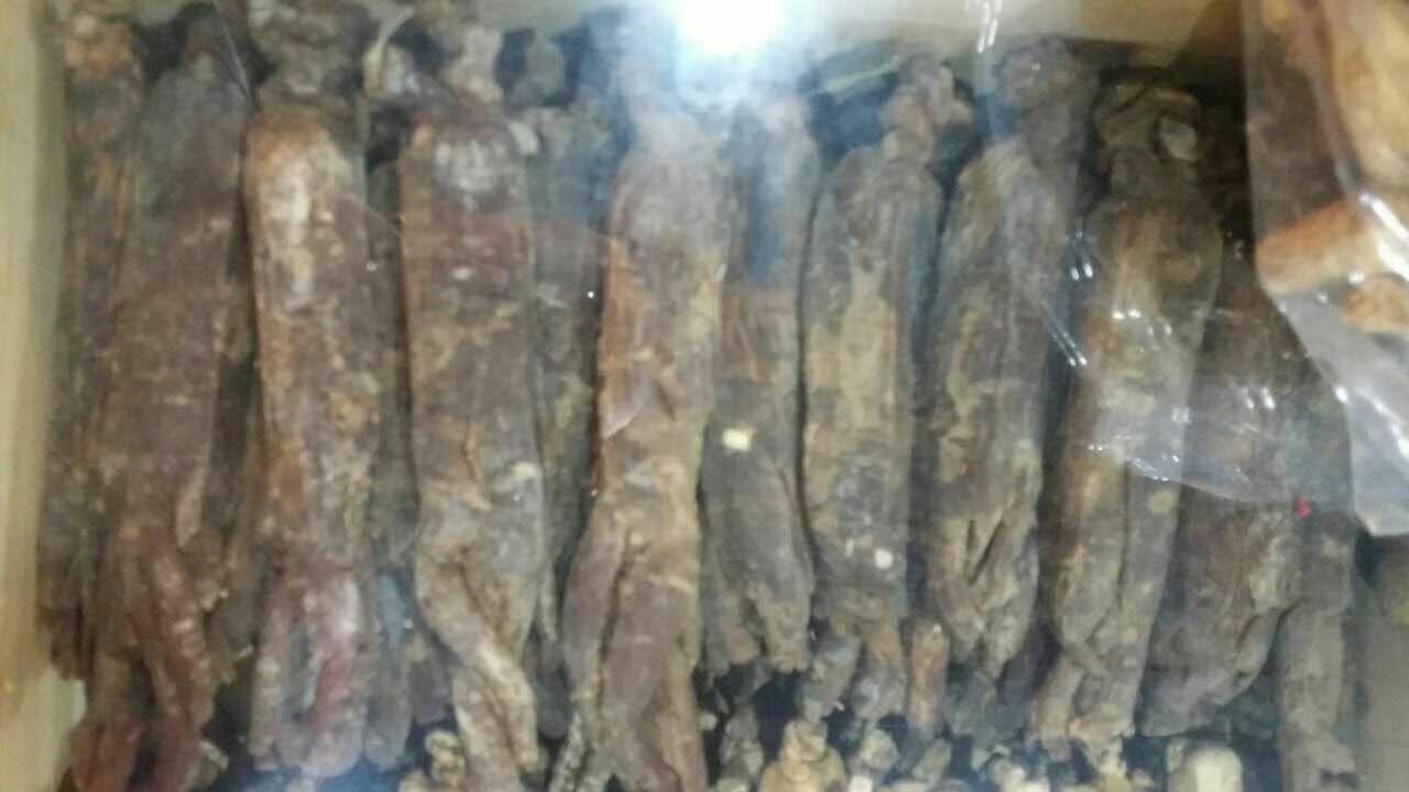 红参与高丽参外观对比图