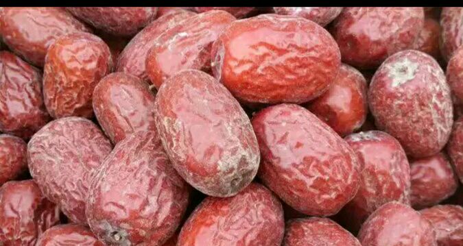 若羌灰枣特写对比图