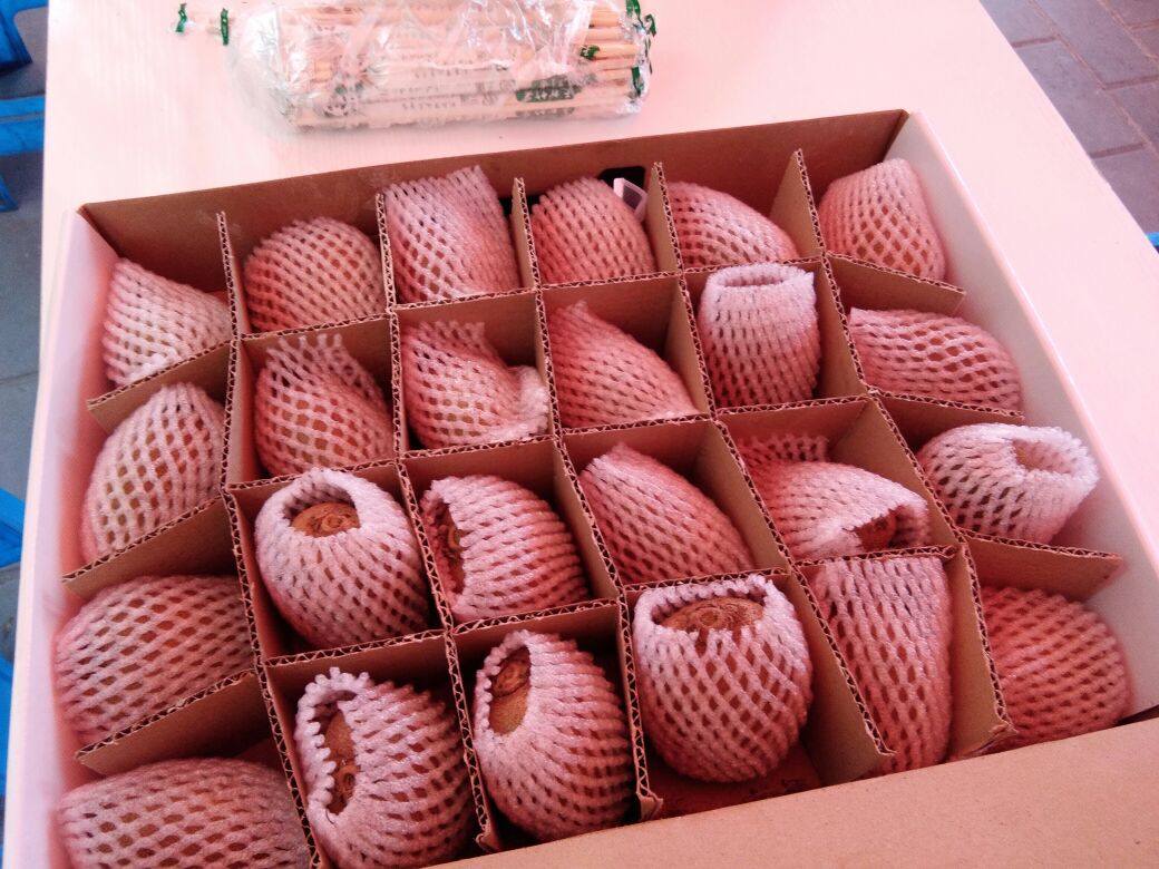 湘西猕猴桃品牌包装与市场销售场景