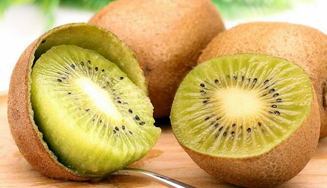 切开的海沃德猕猴桃特写