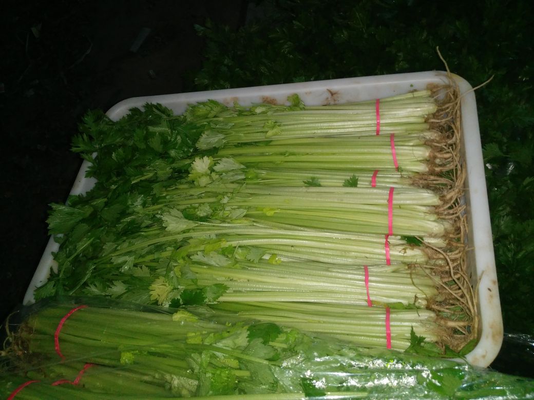 山芹与土豆条的切配过程