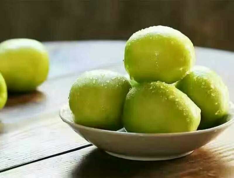 青枣制作的果盘与饮品