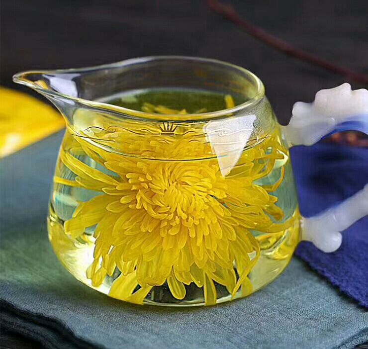 山楂与菊花泡茶降血压的养生饮品 山楂和菊花泡茶