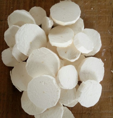 无硫木薯小圆片,片状均匀,色泽亮白,欢迎各位下单订购
