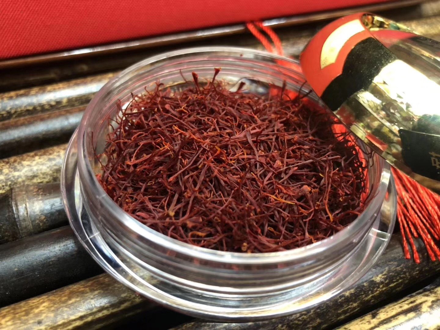 剁椒与大蒜混合腌制过程