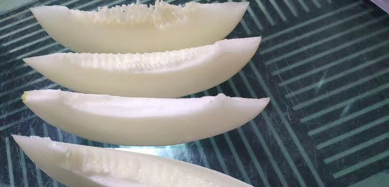 雪梨与螃蟹同食