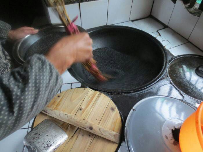 黑芝麻研磨过程示意图