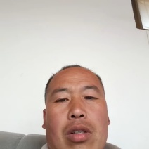 粉贝贝圣女果果形美观，颜色亮丽，萼片突出。电商
