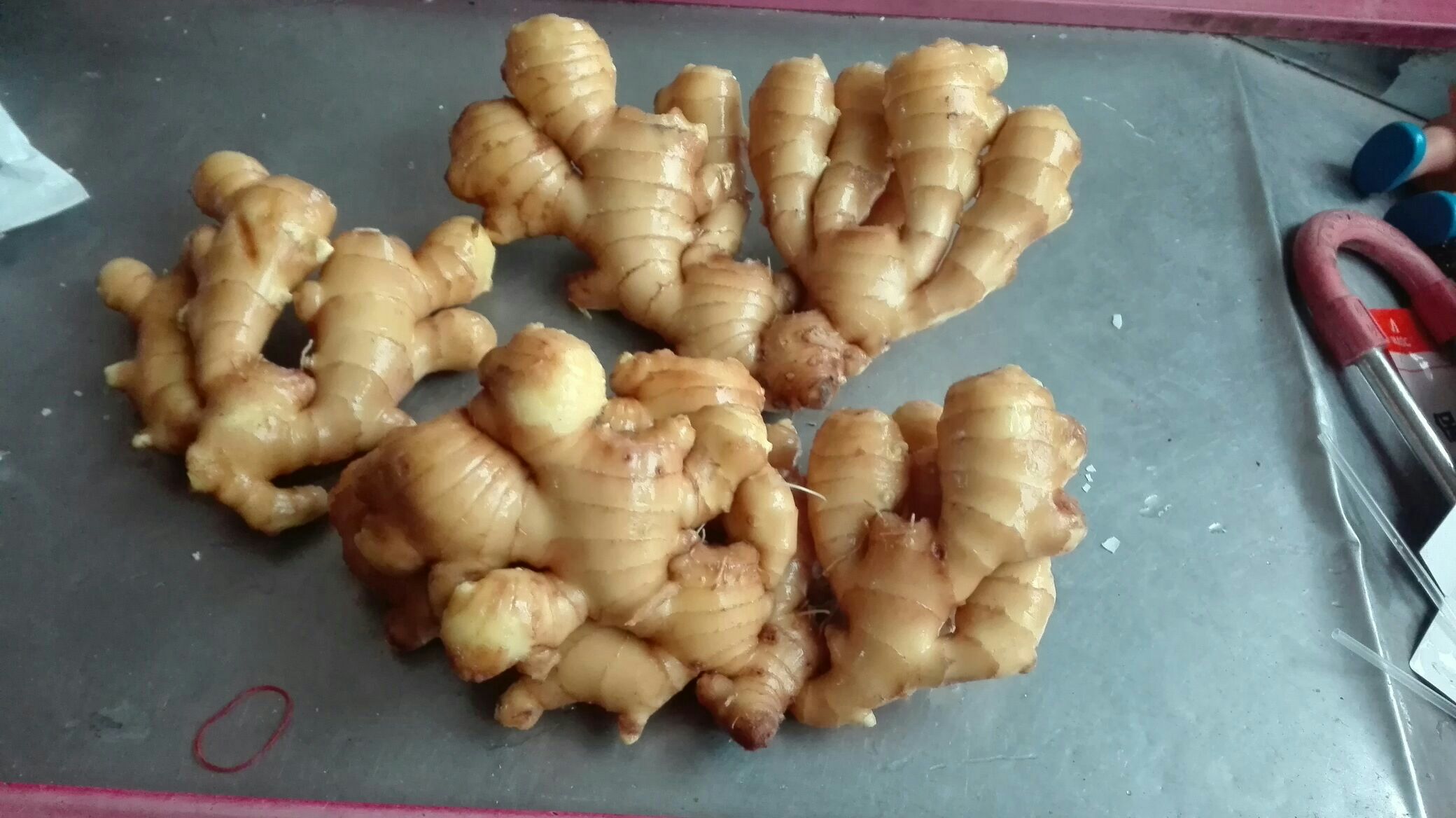 传统姜汤熬制过程特写