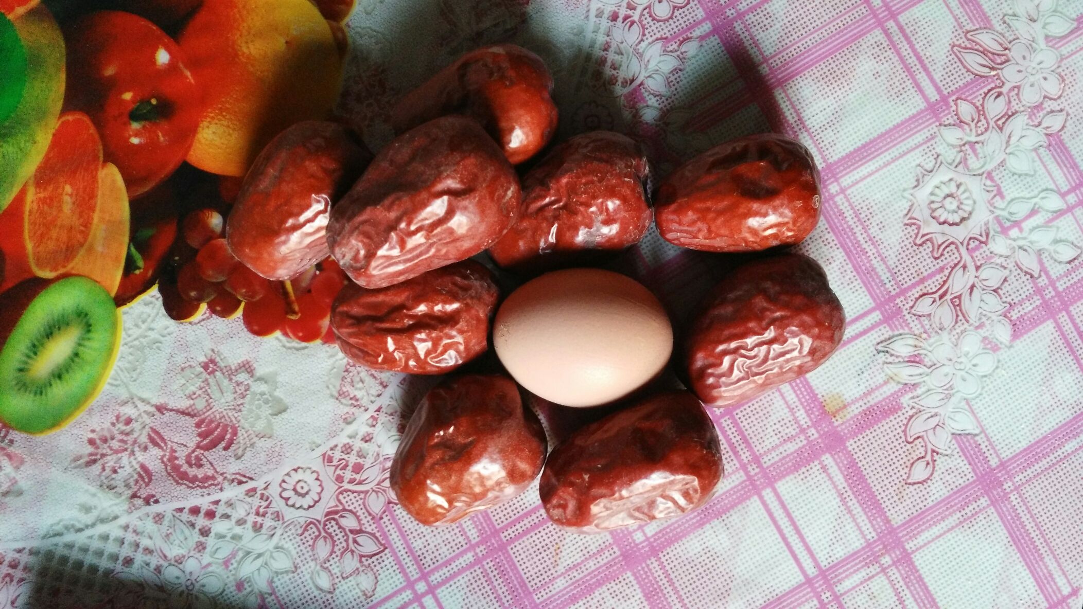 青枣制作的健康果盘与饮品展示