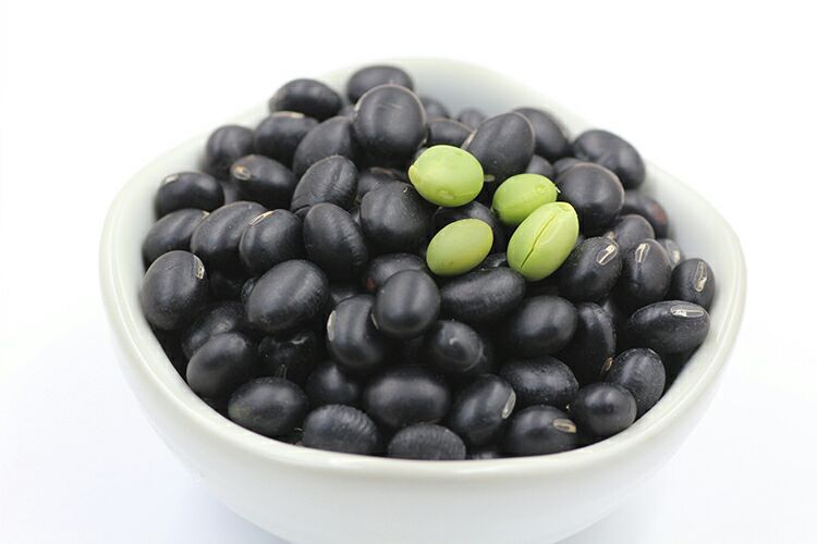 黑豆泡醋的生黑豆与熟黑豆对比图