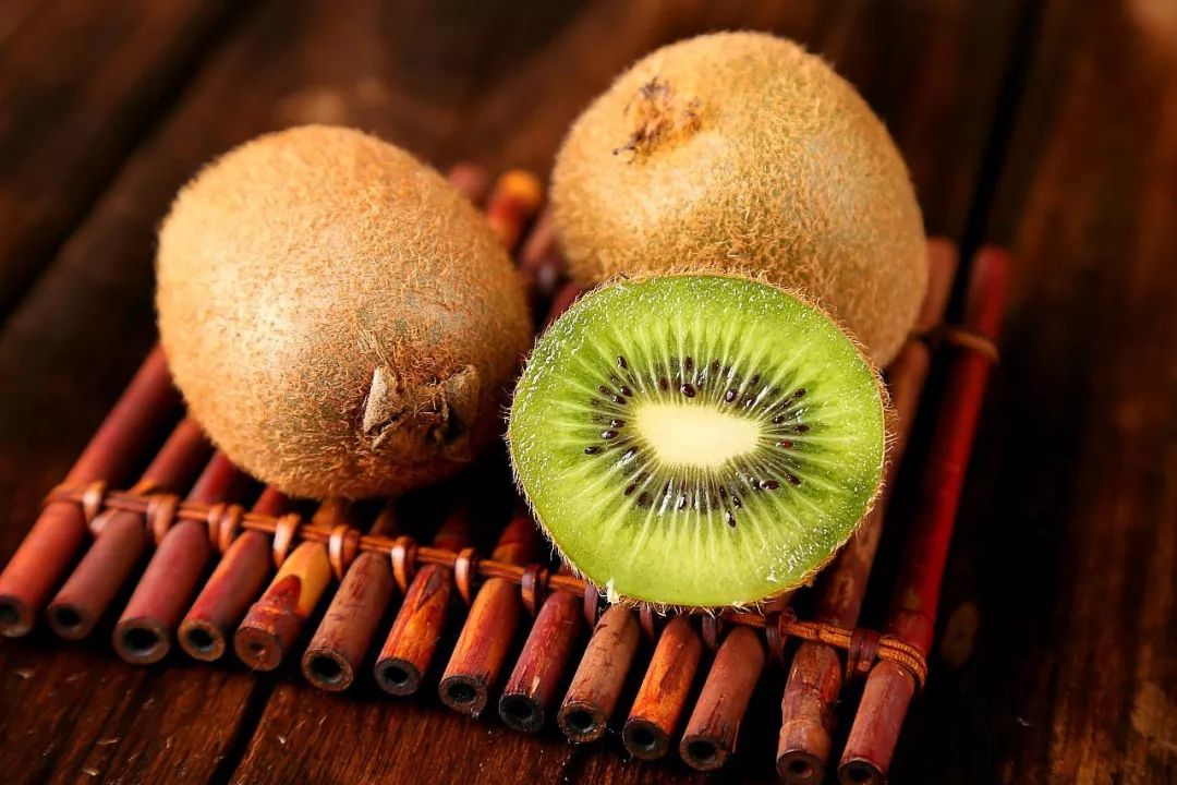 猕猴桃搭配早餐图