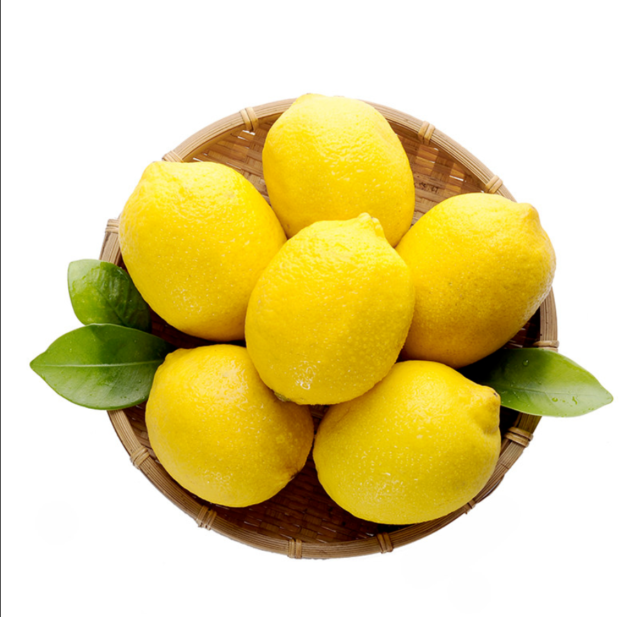 高品质安岳柠檬鲜果礼盒开箱展示:亚麻纹理纸盒内衬食品级植绒托盘,整齐摆放8枚表皮鲜亮、大小均一的金黄色柠檬;旁边搭配玻璃榨汁器、陶瓷柠檬叉与手写体‘今日鲜摘’标签;背景虚化处呈现阳台晨光中的柠檬水杯与笔记本,传递‘新鲜柠檬’融入现代健康生活的自然美学 安岳柠檬鲜果礼盒与生活应用场景