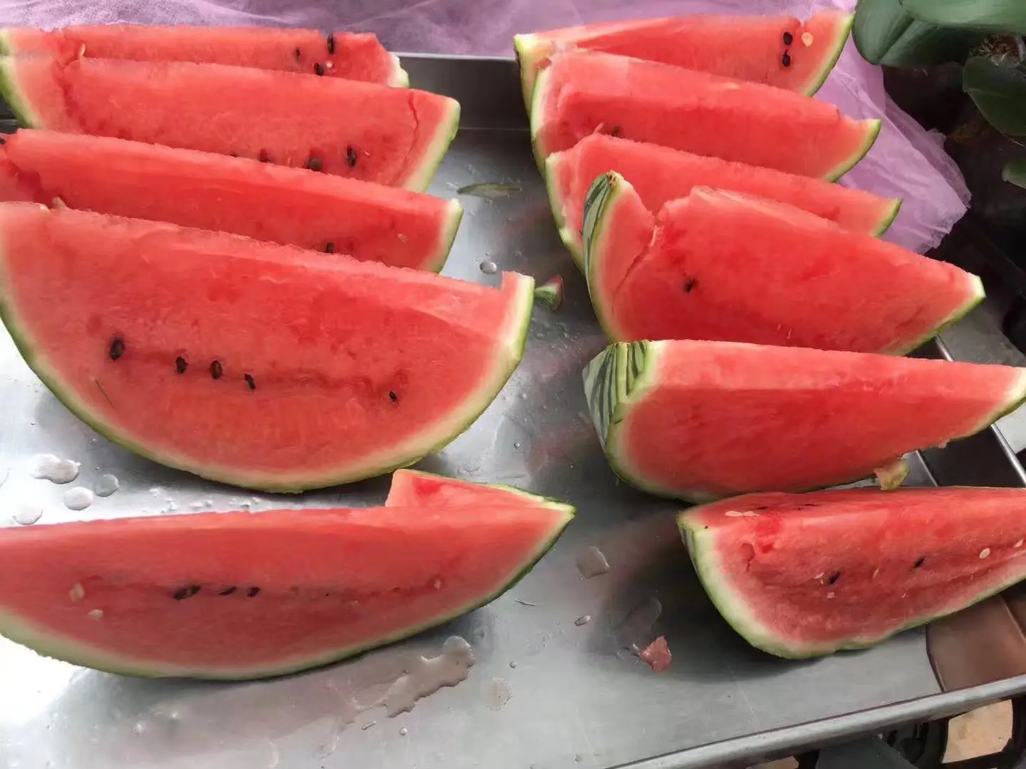 甜王西瓜果切特写