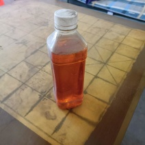 鱼油味道好纯度高酸价低，是动物和禽类摄取脂肪和能量的来源