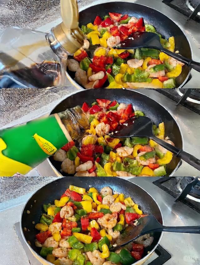 黑胡椒炒虾仁翻炒过程