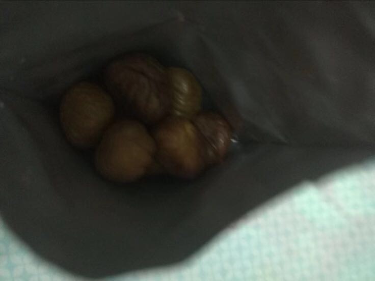 迁西板栗夹成品展示图,色泽金黄、外皮酥脆,内馅为细腻板栗泥 迁西板栗夹成品展示图