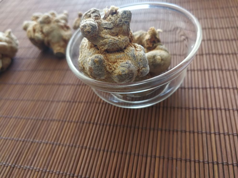 三七粉冲泡与炖汤应用场景图