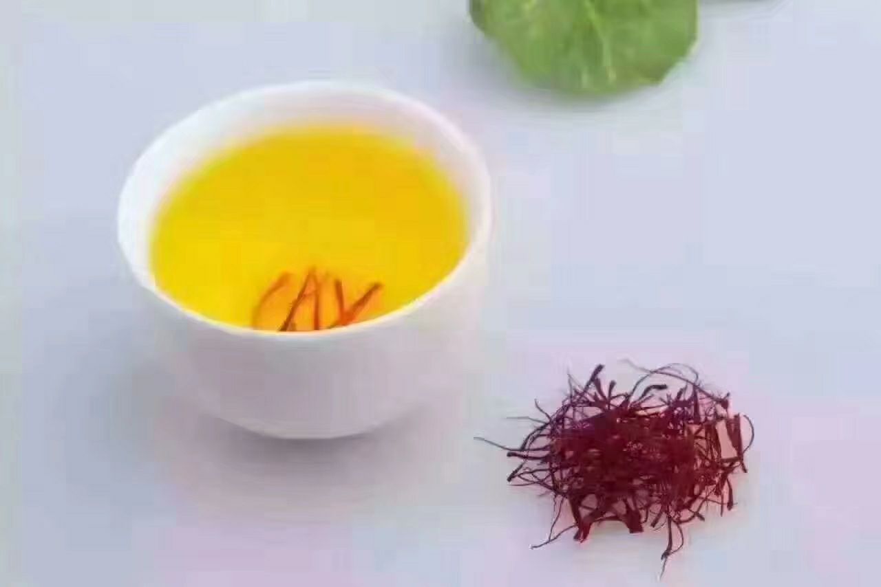 黑布林果茶饮品图