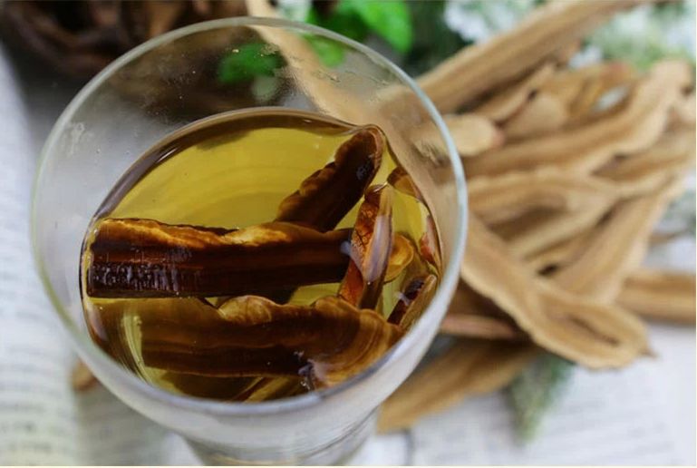 灵芝切片泡水前后对比