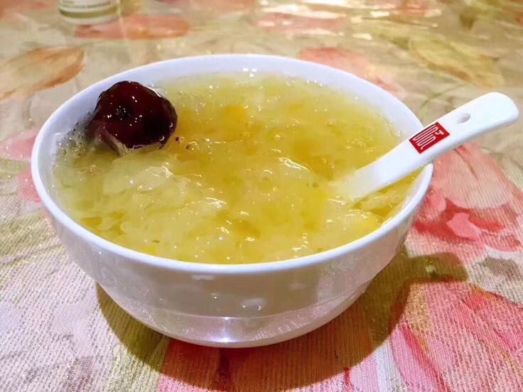 丑耳炖汤成品展示