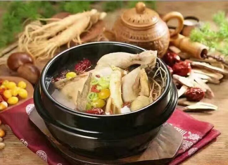 人参鸡汤烹饪过程图