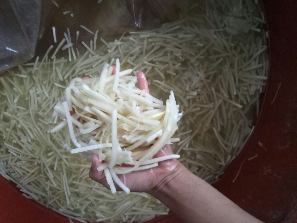 白油竹笋预处理四步对比图