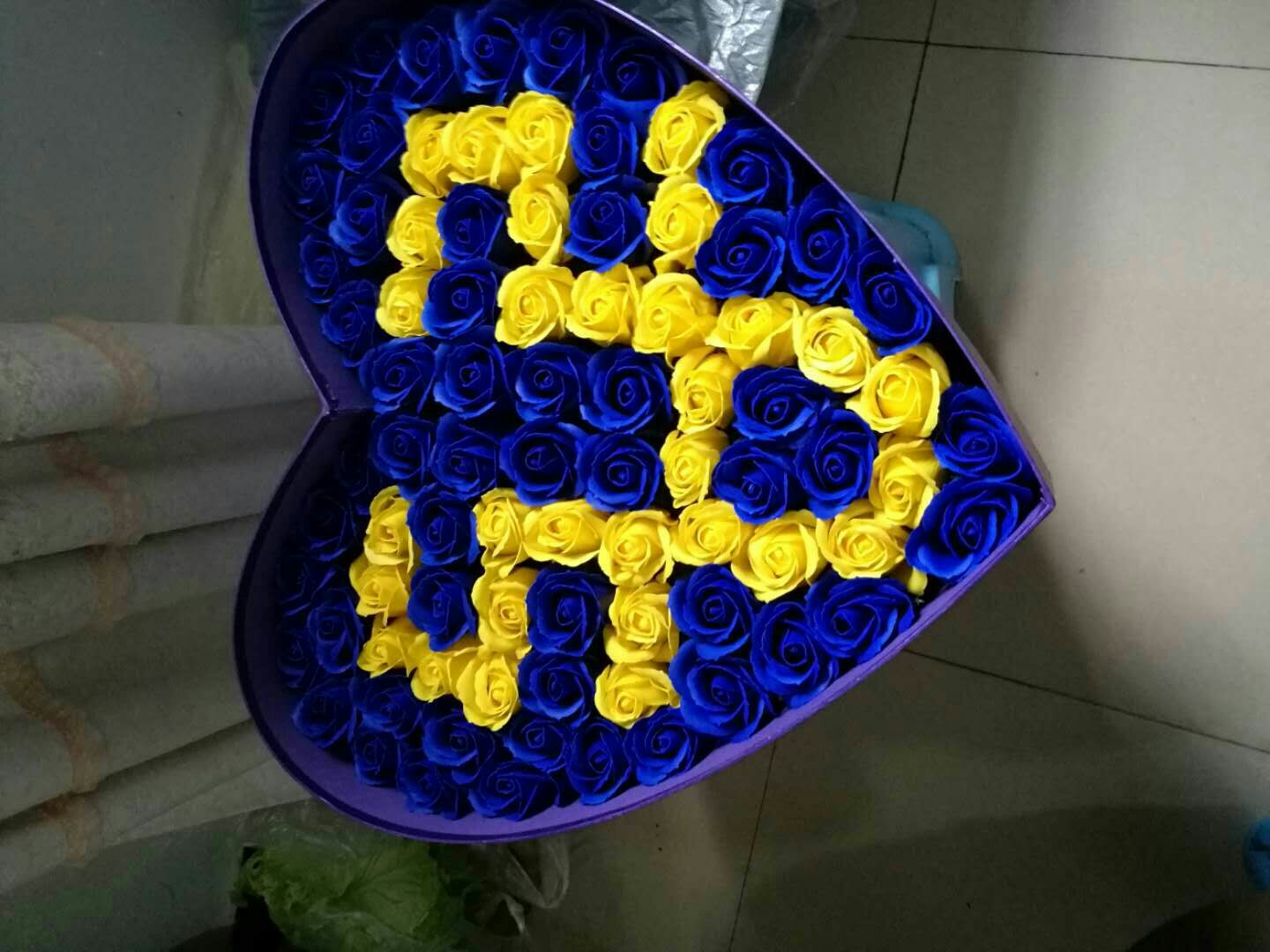 蓝眼睛雏菊在花艺中的应用