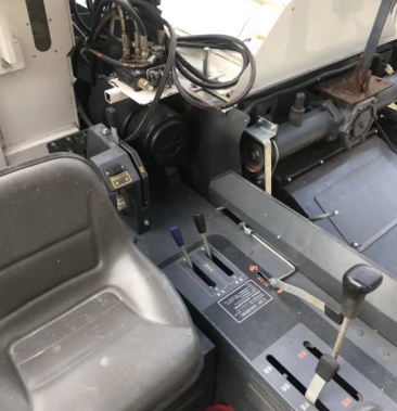 精品17年进口久保田688收割机