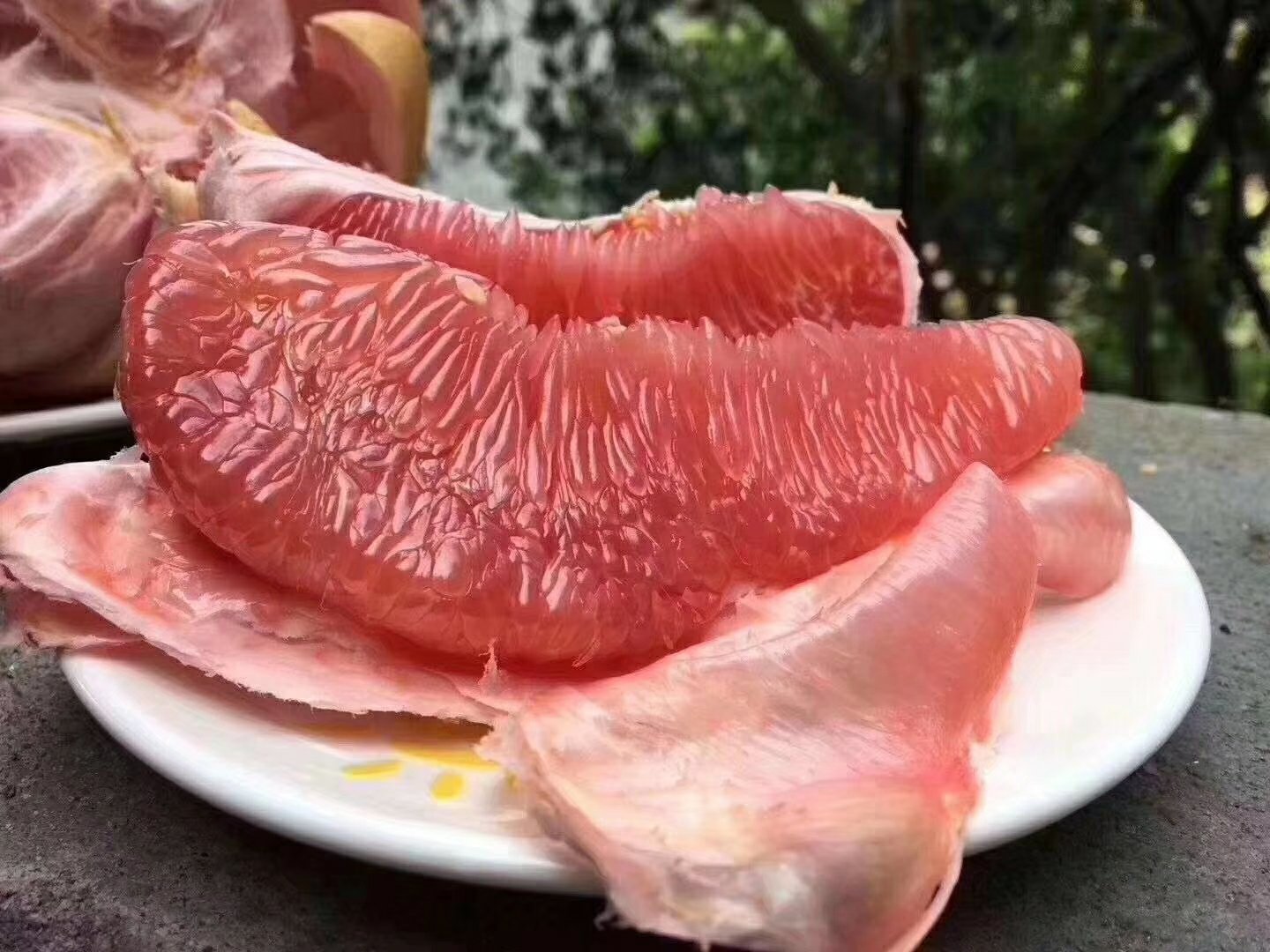 三红柚切片特写图