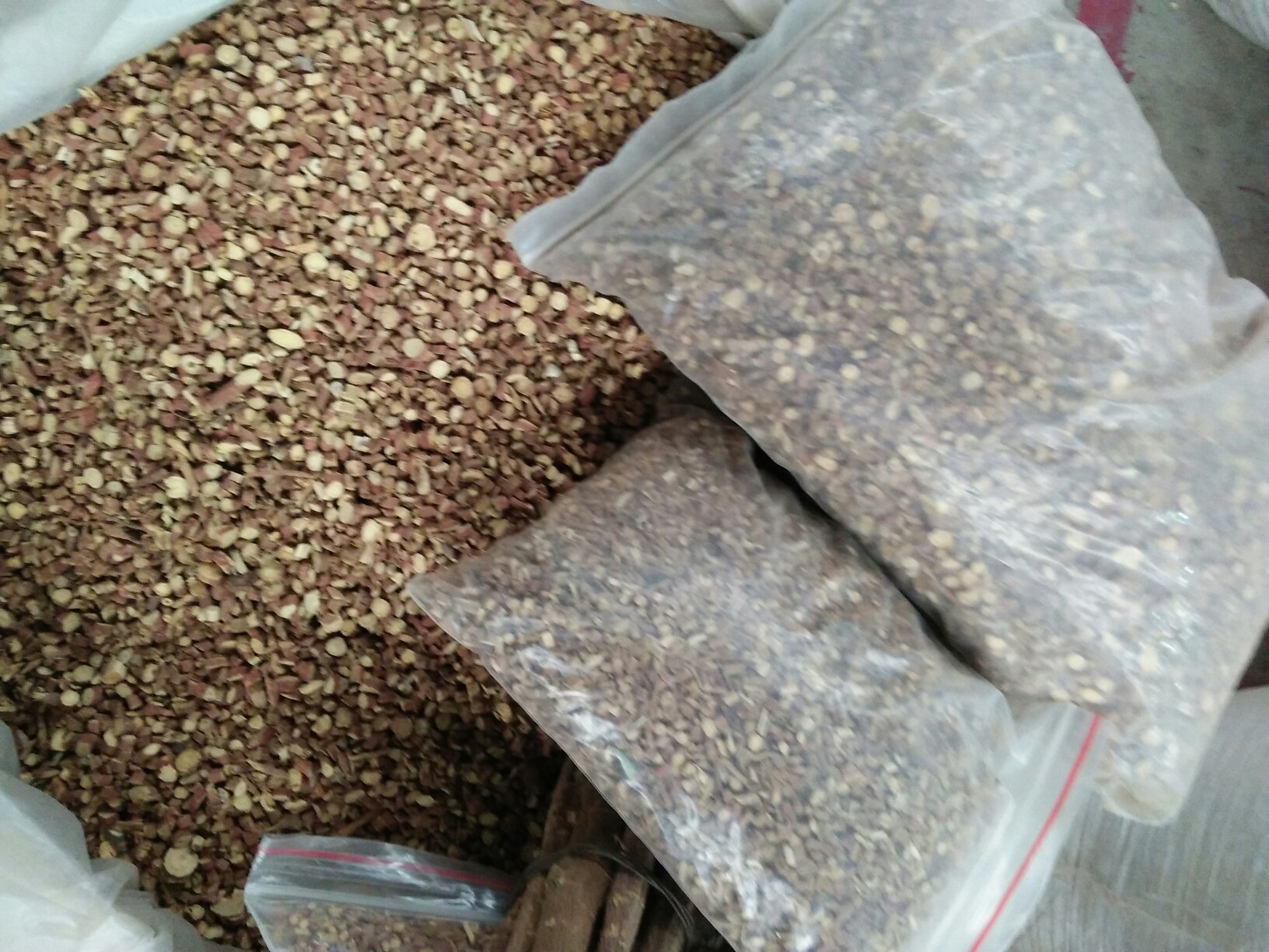 贝母药材对比图