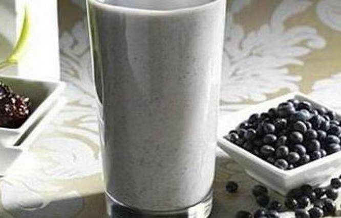 黑豆制作的养生饮品