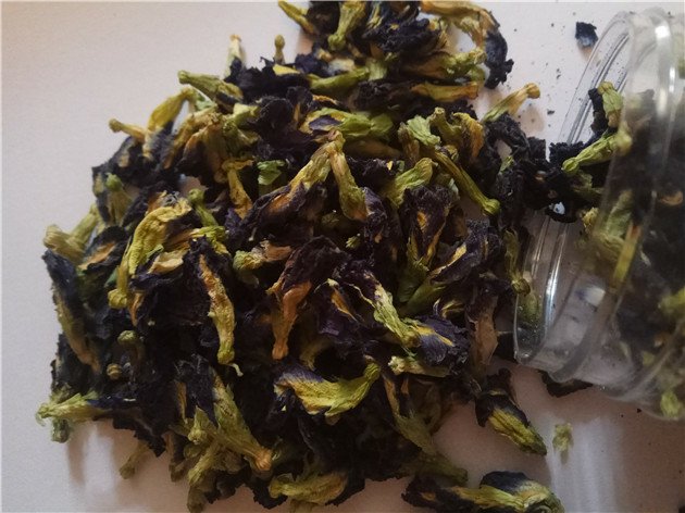 侧柏籽磨粉冲泡