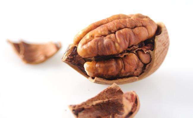 核桃仁与隔膜的对比图