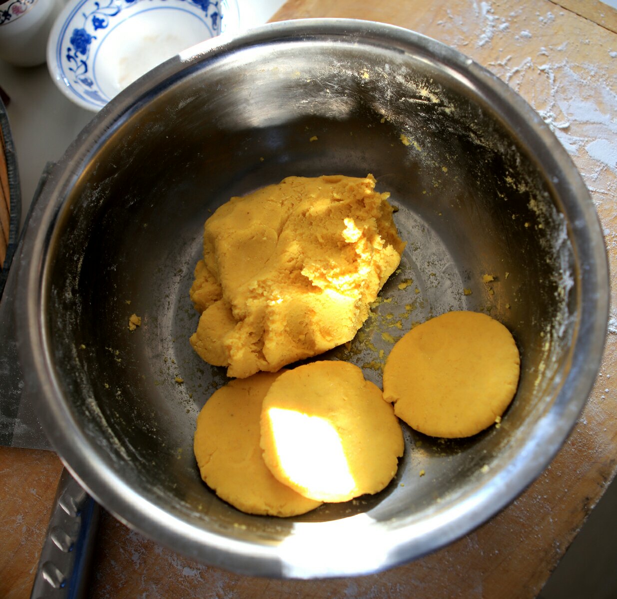 制作香糯玉米饼