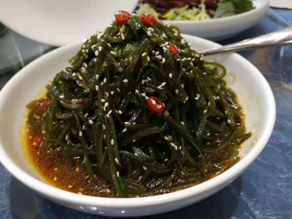 凉拌海带丝成品图