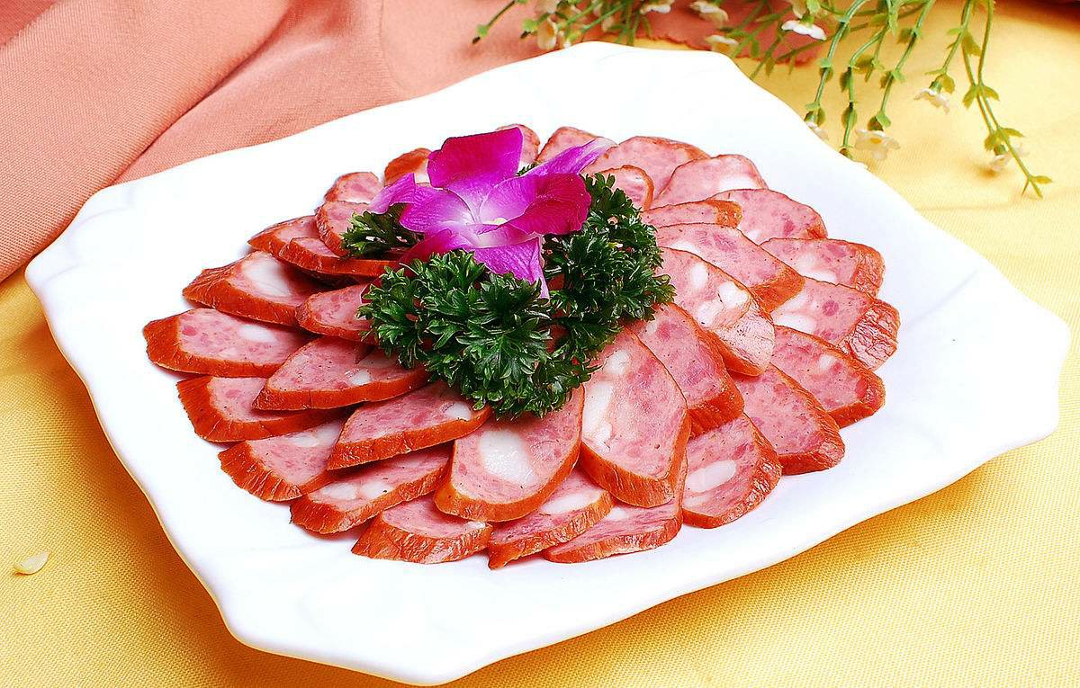 菜花与香肠翻炒过程图