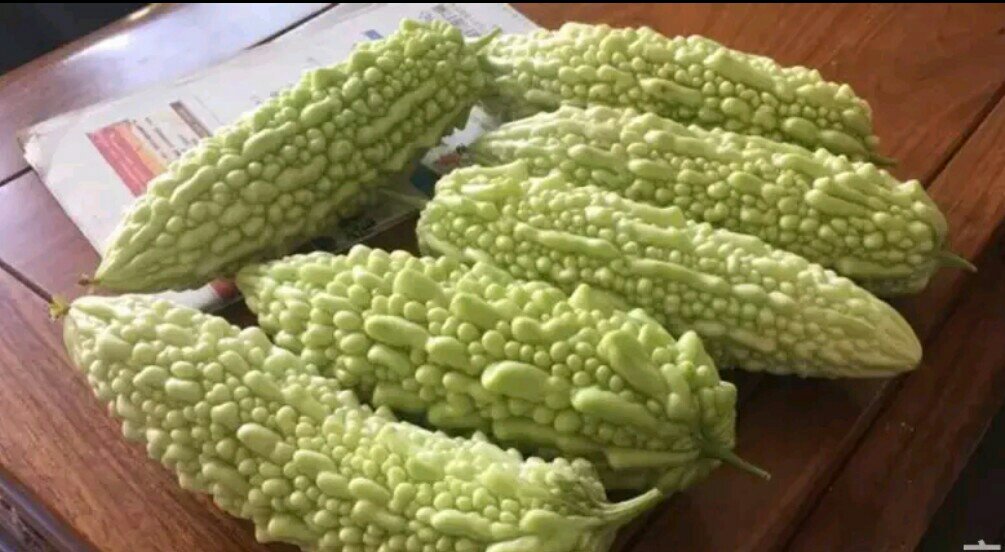 萝卜与其他蔬菜摆放在一起的组合图