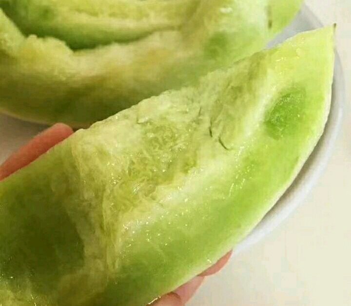 玉菇甜瓜切开展示果肉