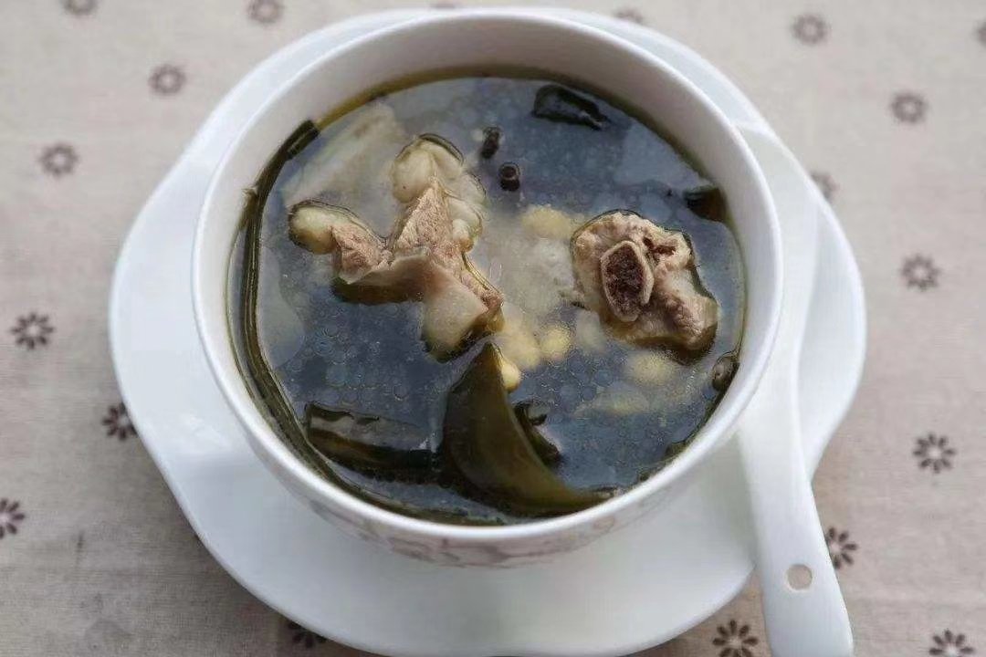 海带排骨汤成品图